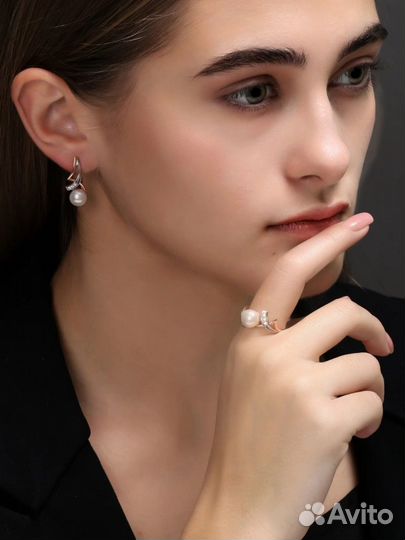 Женское колечко с жемчугом и фианитами, позолота