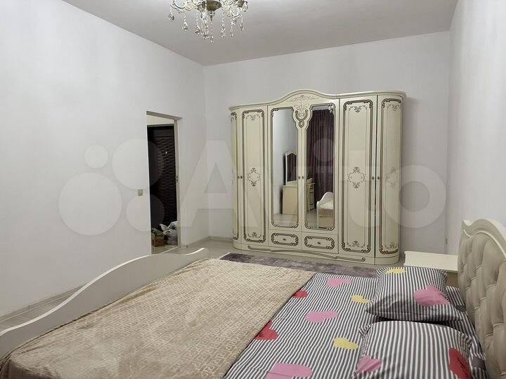 2-к. квартира, 80 м², 6/6 эт.