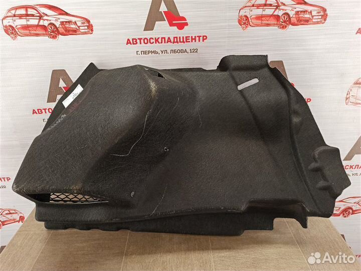 Обшивка багажника - боковая обивка правая Bmw