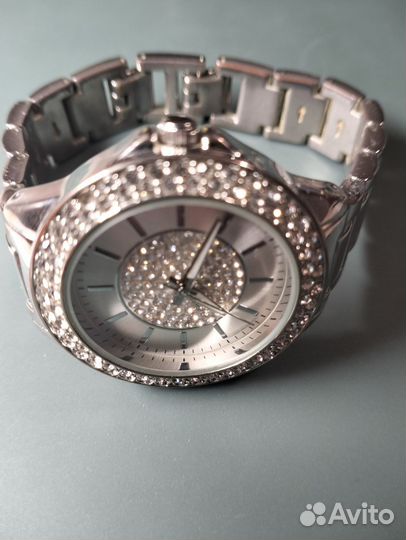 Часы наручные женские кварцевые