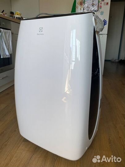 Кондиционер мобильный Electrolux eacm-10HR/N3