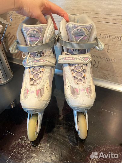 Роликовые коньки