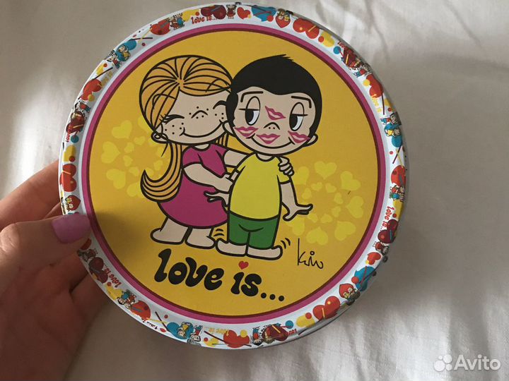 Коробка подарочная железная Love is