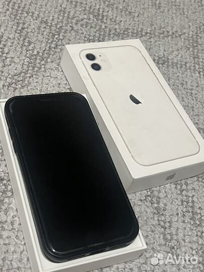 iPhone 11, 64 ГБ