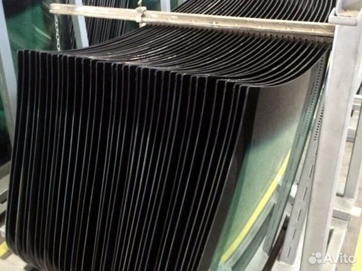 Стекло дверное форточка JCB