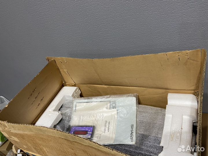 Sharp 10P-28H new box super lux elite