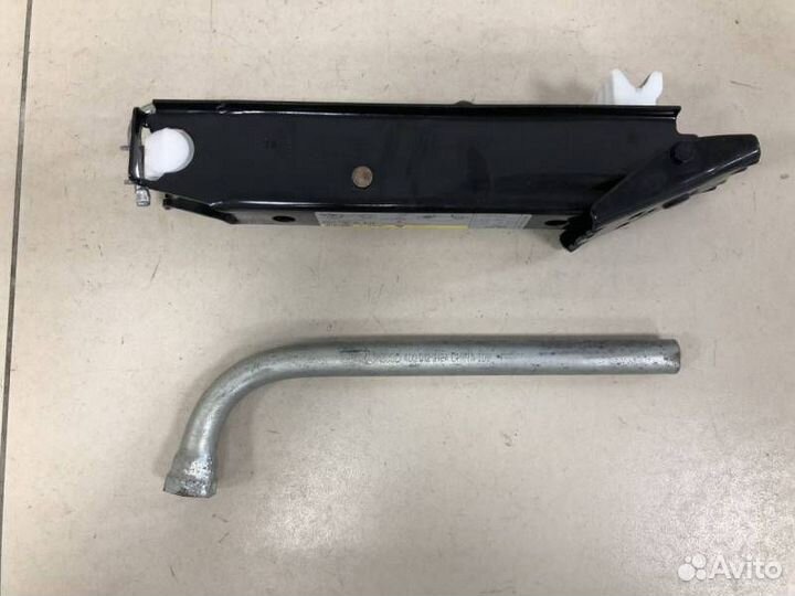 Домкрат Volkswagen Polo Sed RUS 2011