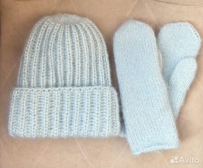 Комплект шапка и варежки