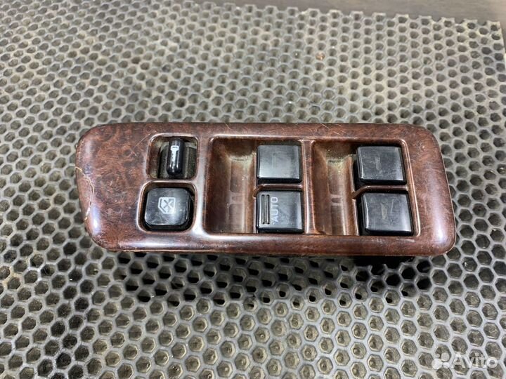 Блок стеклоподъемников Максима A32 Maxima