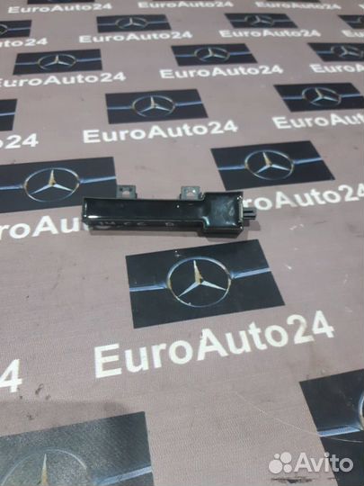 Антенна 4F0909141C Mercedes-Benz E-Class 2003 W211