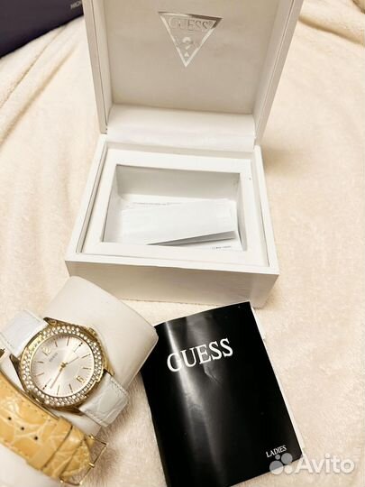 Наручные часы Guess