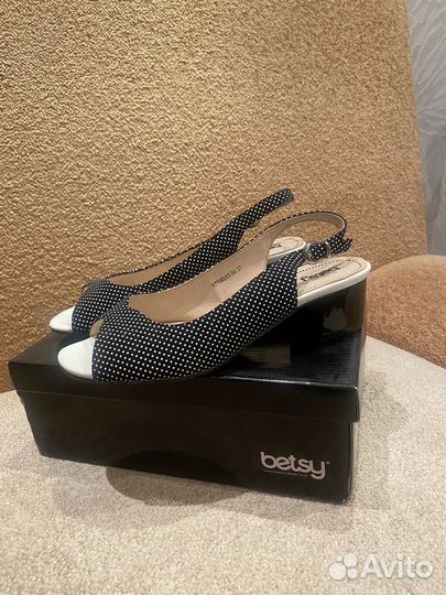 Босоножки женские 37 размер