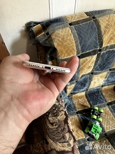 iPhone 7, 32 ГБ