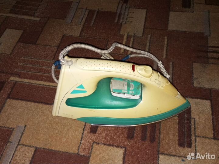 Отдам за вкусняшки утюг