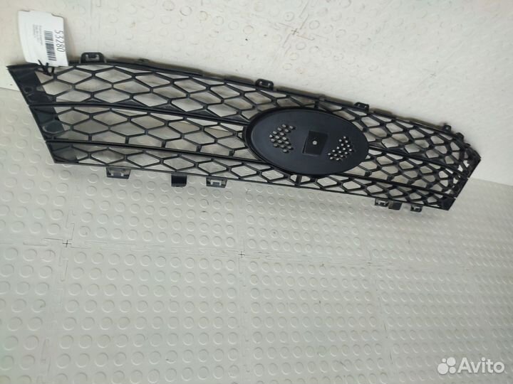 Решетка радиатора Лада Веста 2015