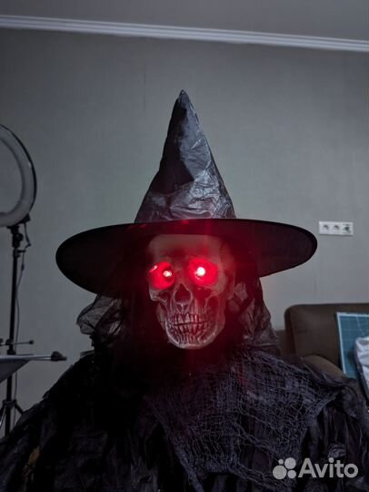 Шляпы и маски на хэллоуин