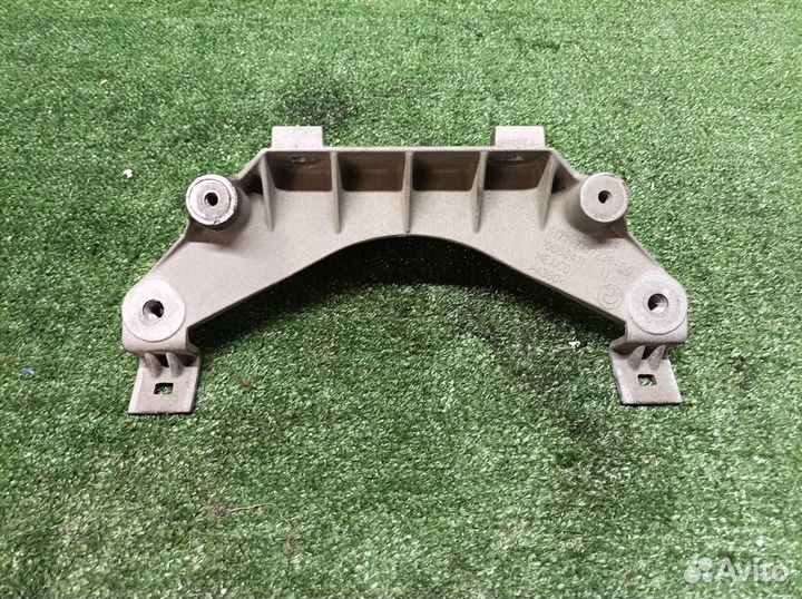 Кронштейн (сопут. товар) BMW X5 E70 2007-2013