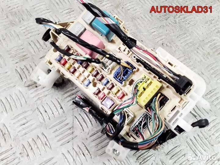 Блок предохранителей салона Toyota CorollaVerso