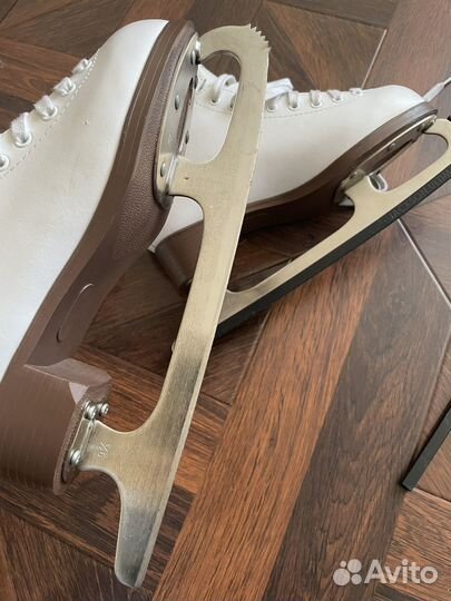 Фигурные коньки jackson glacier