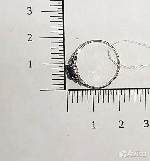 Золотое кольцо с камнем 17р