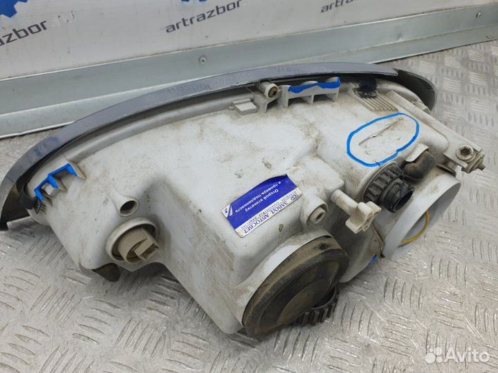 Фара правая Волга 31105