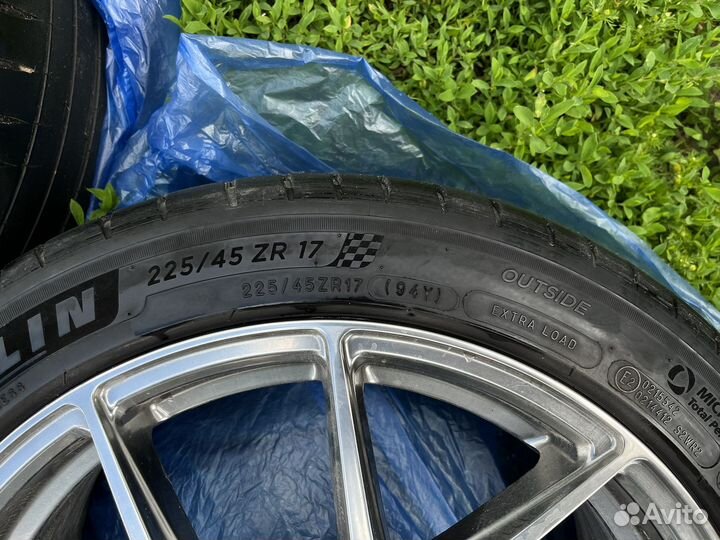 Michelin Pilot Sport 4 225/45 R17 94Y