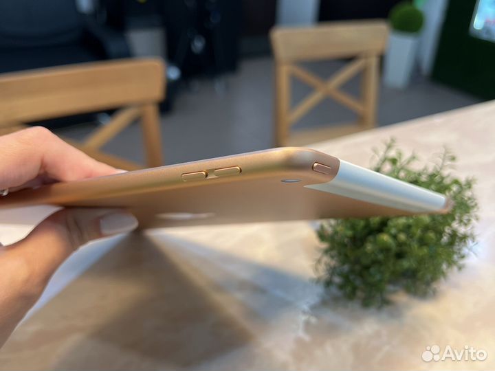 Apple iPad 2020 (8) gold 128gb w+c акб 99