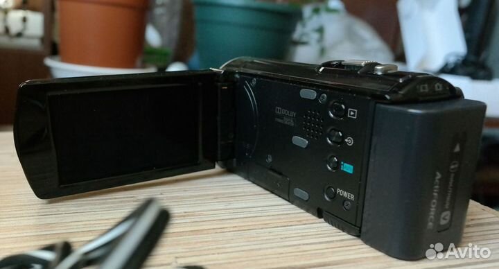 Видеокамера Sony HDR-CX110E