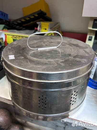 Большой медицинский металлический контейнер