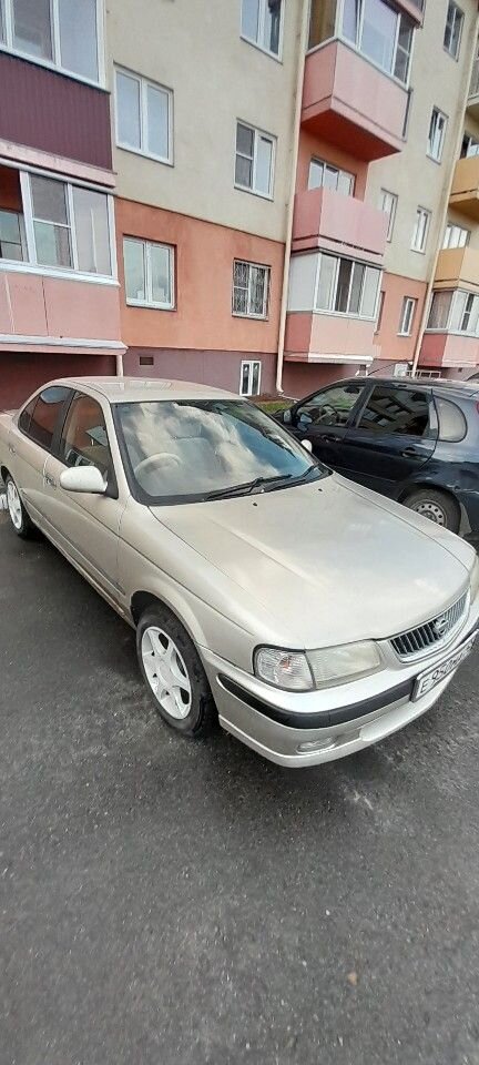 Nissan Sunny: фото владельца