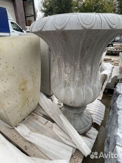 Вазоны для цветов, садовые фигуры