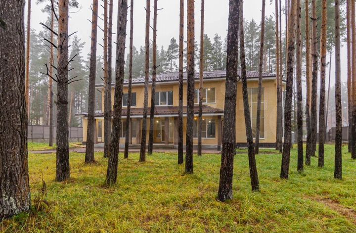 Дом 495 м² на участке 25,2 сот.