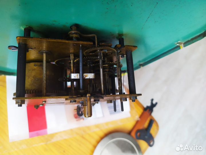 Часы очз Янтарь механизм