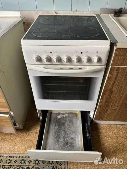 Плита электрическая ariston C3V7 m wr