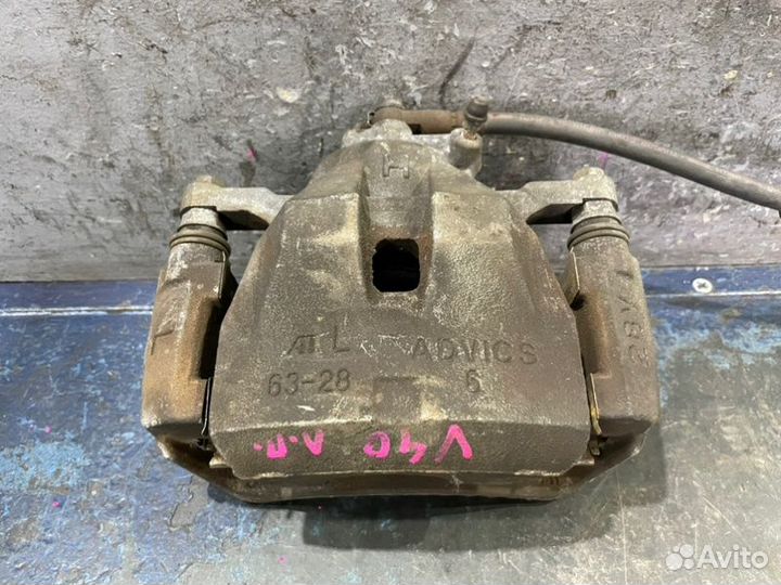 Суппорт передний левый Toyota Camry V40