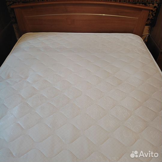 Кровать с матрасом 140*200 (155*215)