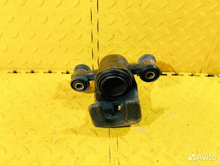 Суппорт тормоз.перед.прав. Nissan March/Micra K11