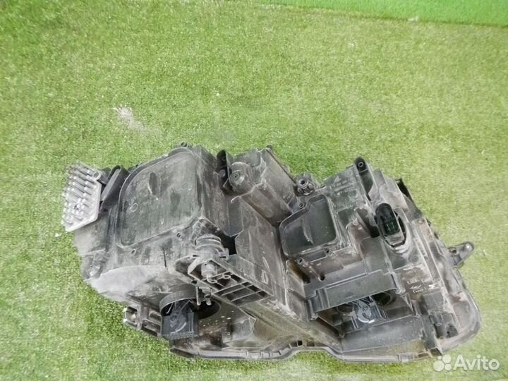 Фара левая Volkswagen Tiguan