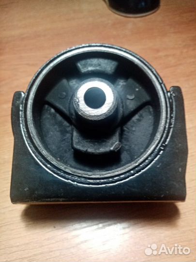Продам переднюю опору двигателя Джили Эмгранд ес7