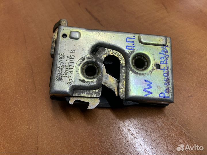 Замок передней правой двери VW Passat B3/B4