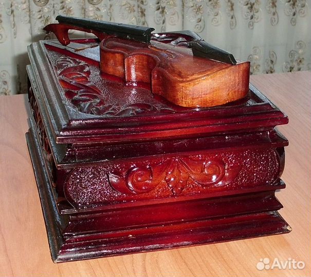 Шкатулка резная натуральное дерево Скрипка