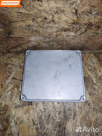 Блок управления двигателем Toyota Corolla