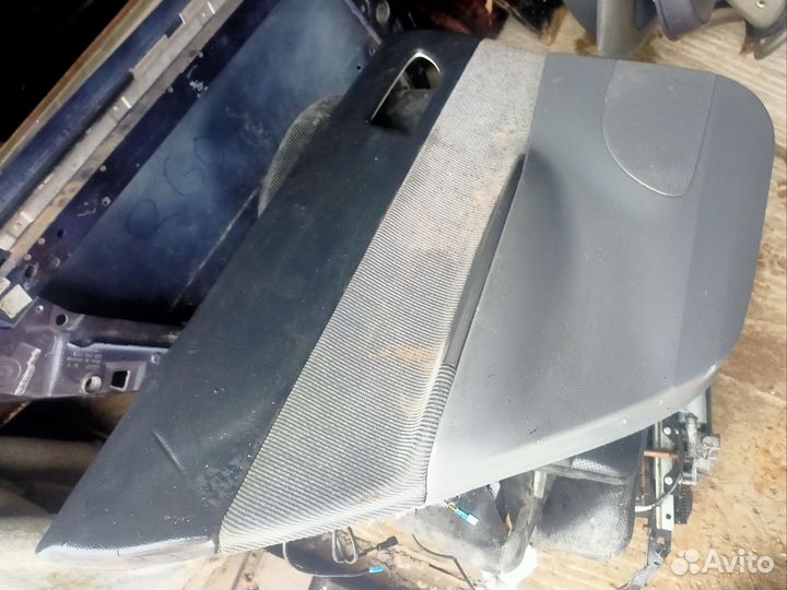 Обшивка двери задняя левая Mazda 6 GG L813 2005