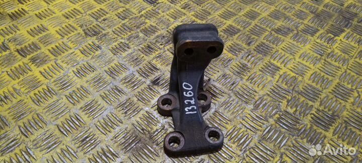 Кронштейн кпп правый Man Tgl