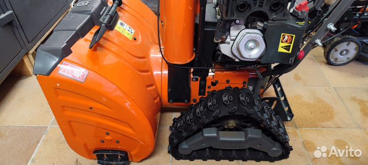 Снегоуборщик бензиновый Husqvarna ST330T