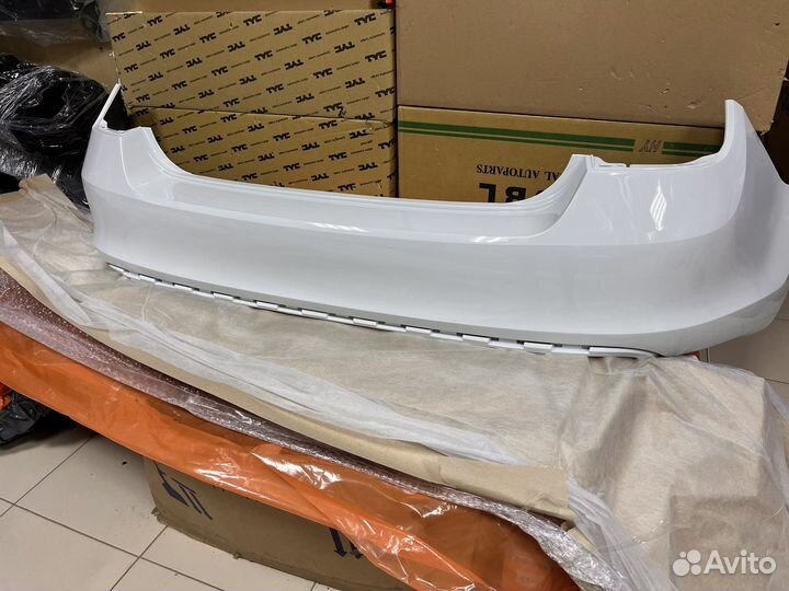 Бампер задний Skoda rapid цвет белый