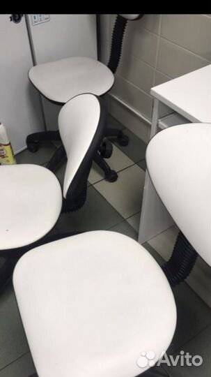 Офисное кресло для маникюра и косметолога