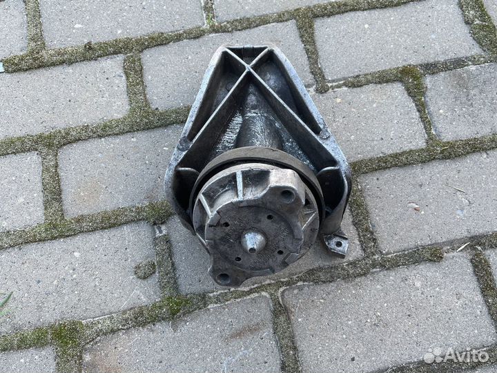 Подушка двигателя Ауди