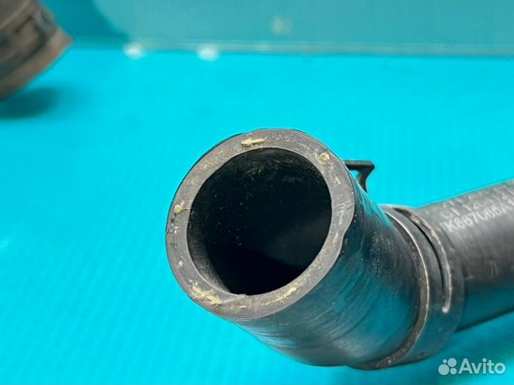 Патрубок системы охлаждения Mercedes C Class W204