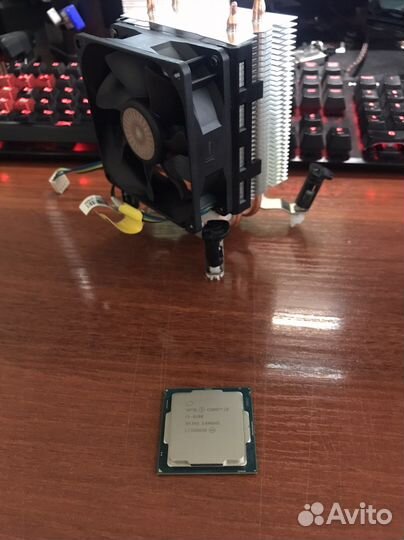 Процессор i3 8100 с охлаждением